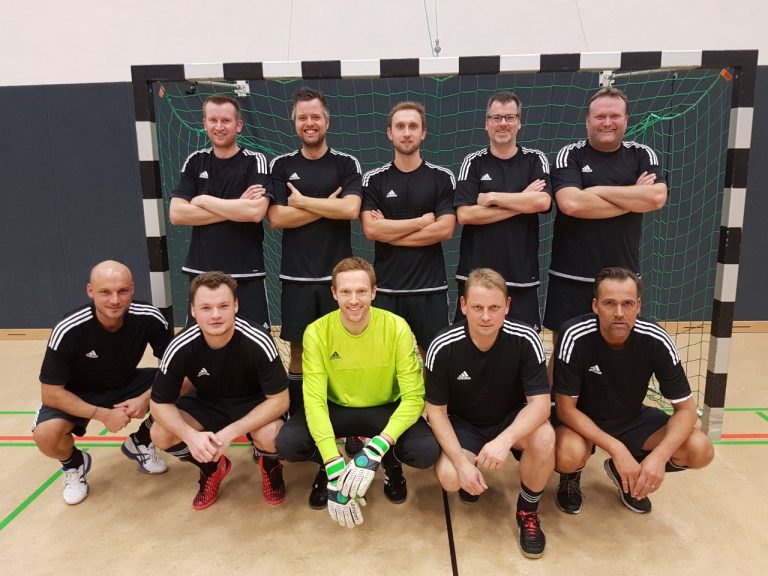 Read more about the article Nach großem Kampf Sieger des Lehrerfußballturniers